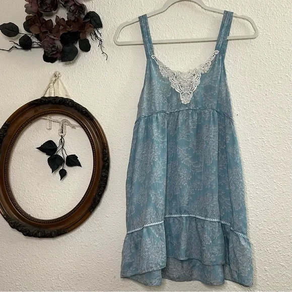 Velvet by Graham & Spencer 100% silk floral slip dress - Picture 2 of 9